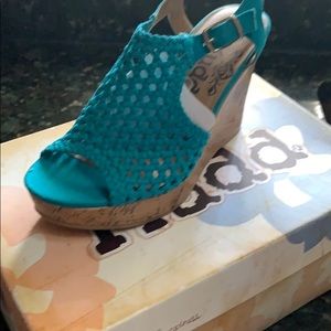 Mudd wedge sandals